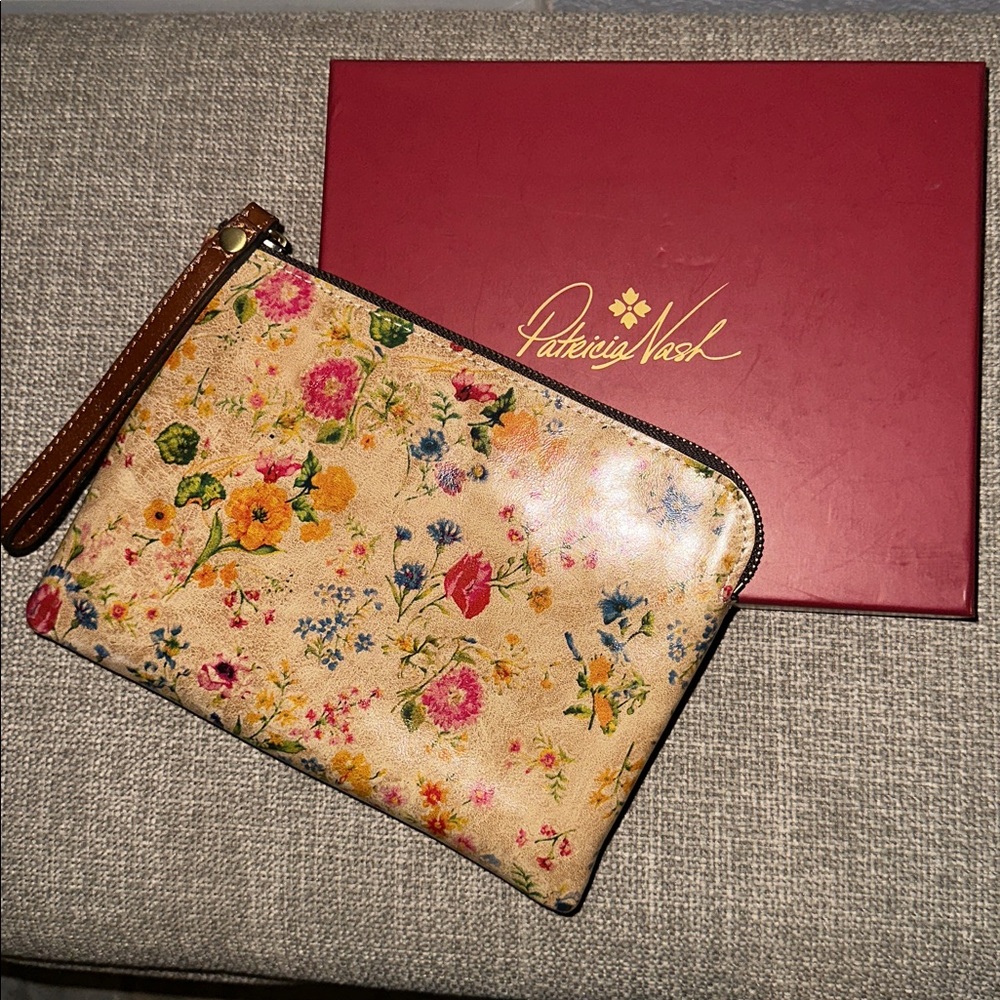 Patricia Nash Cassini Italian Leather Wristlet NIB